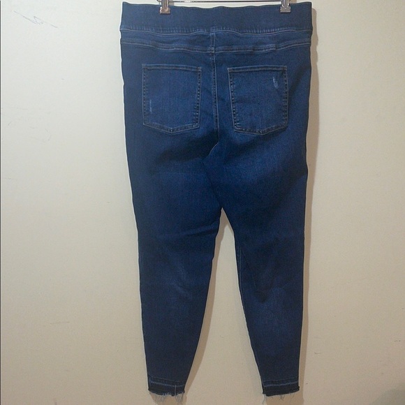 Women's Spanx Distressed Ankle Skinny Denim Jean - Picture 7 of 9